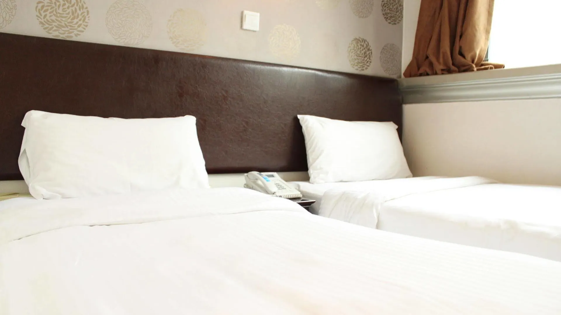 Lander Hotel Prince Edward Hongkong 3*,