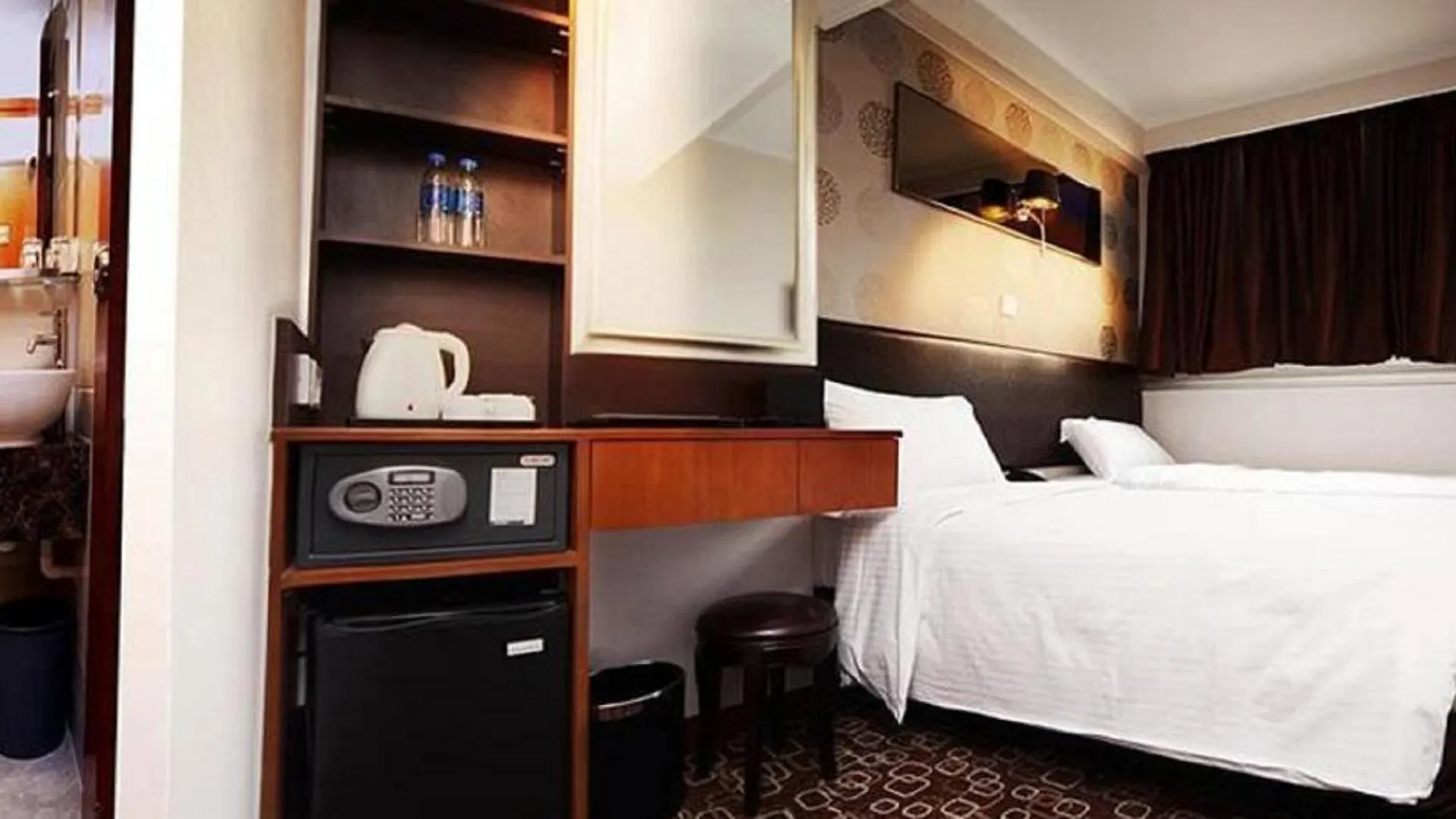 Lander Hotel Prince Edward Hong Kong China